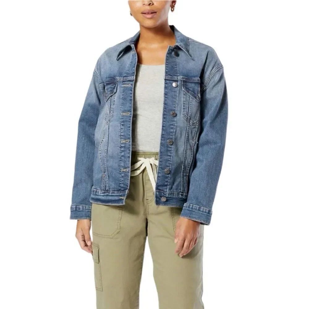 Signature Levi’s Jacket Woman’s Size M